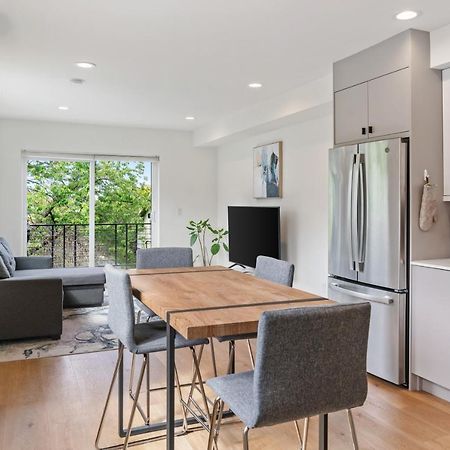 شقة Modern Two Story Townhouse Near Light Rail سياتل المظهر الخارجي الصورة