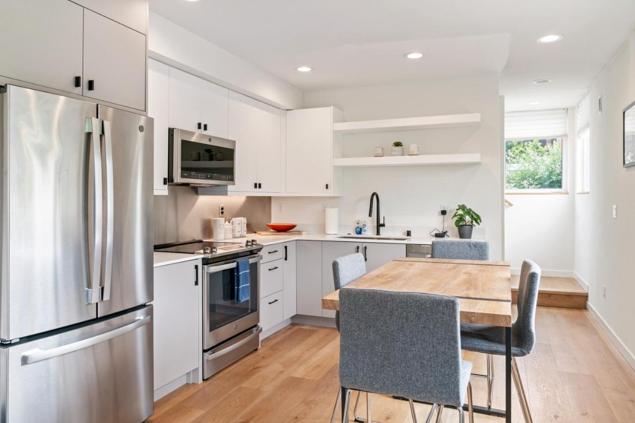شقة Modern Two Story Townhouse Near Light Rail سياتل المظهر الخارجي الصورة