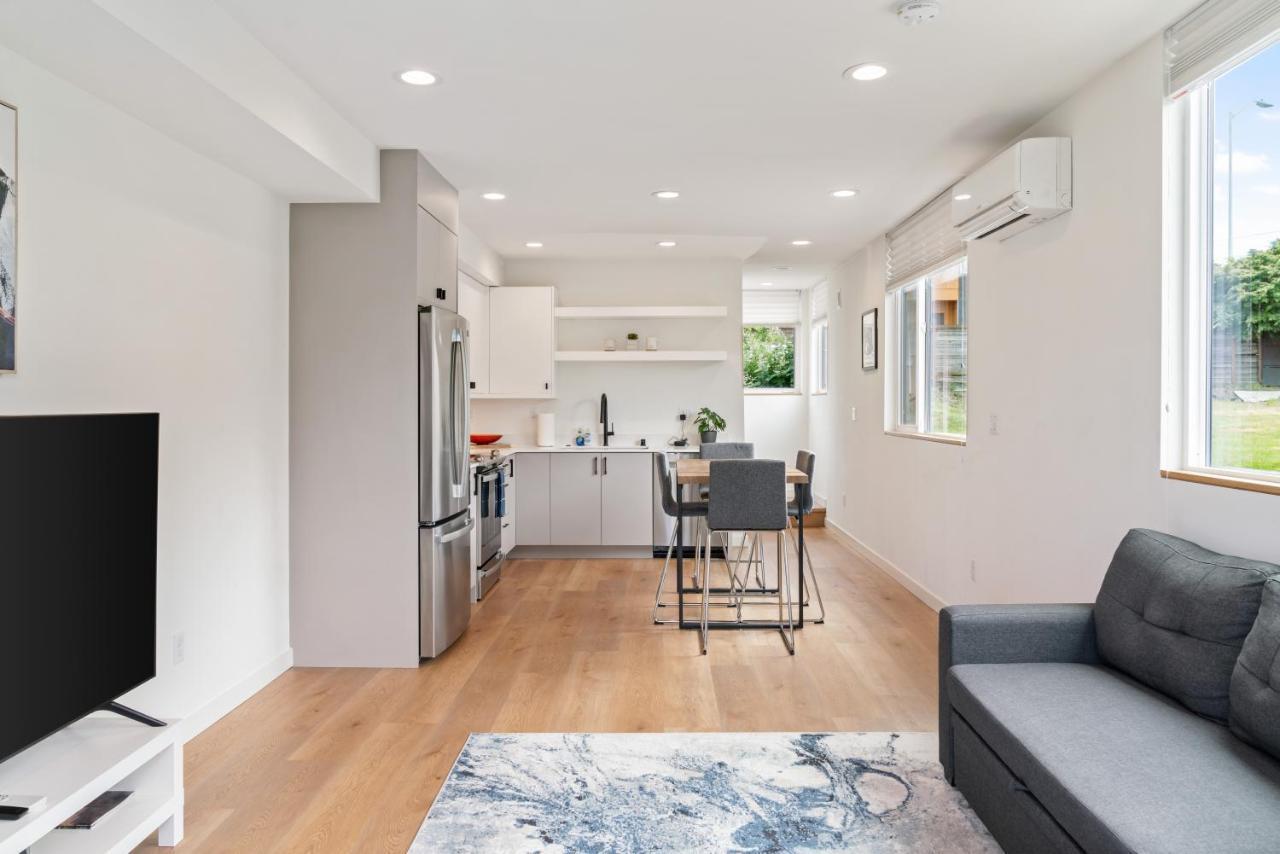 شقة Modern Two Story Townhouse Near Light Rail سياتل المظهر الخارجي الصورة